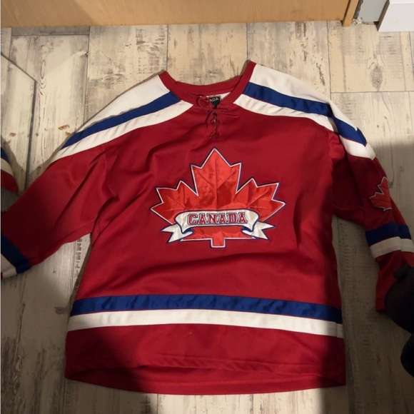 Canadian jersey men’s medium - Picture 3 of 3